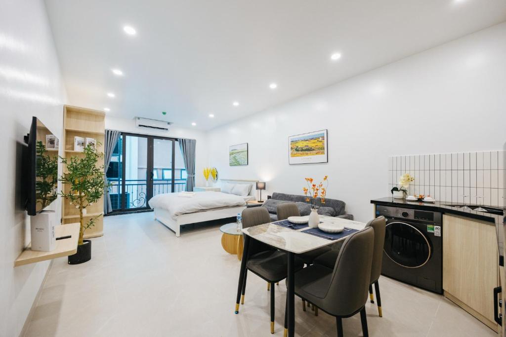 Willow Trackside Apartment – Hanoi